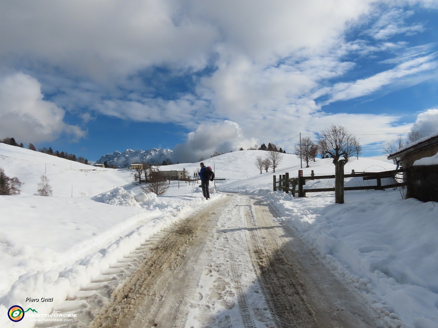 15 Bello il panorama delle cascine sparse .JPG